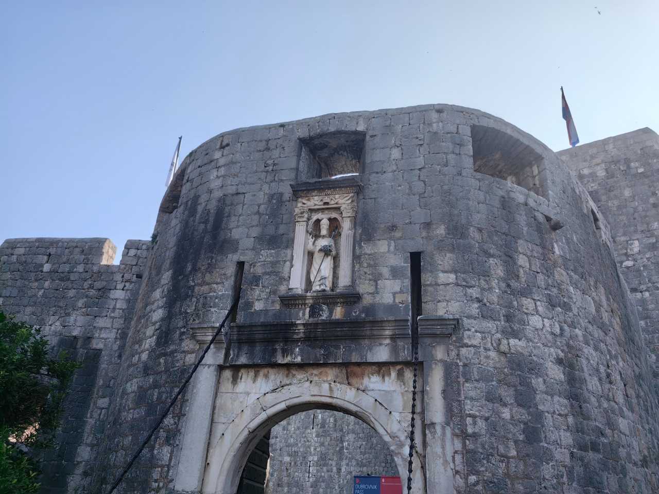 波黑客场战平黑山，积分停滞